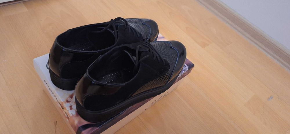 Елегантни обувки Riccardo Farini