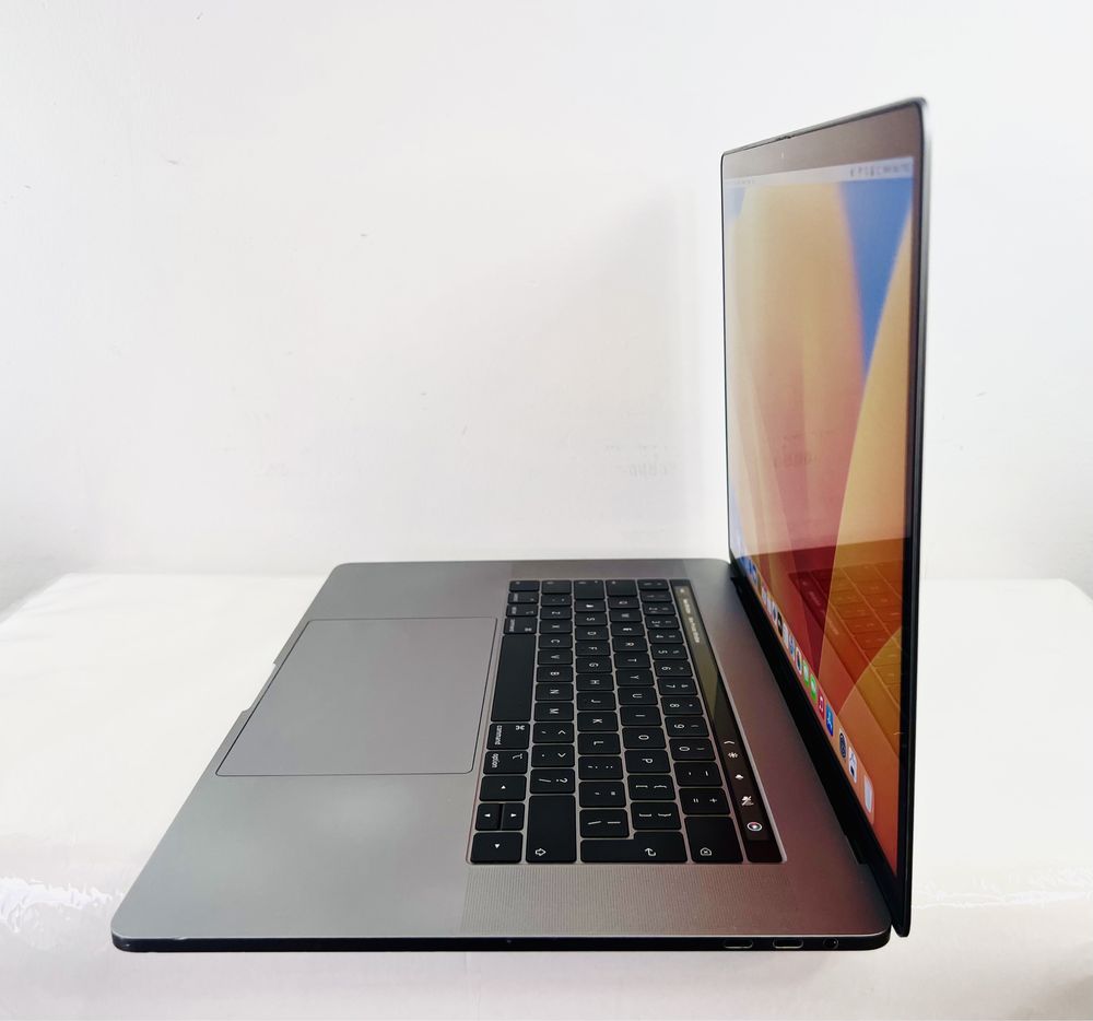 Macbook Pro 15 inch 2016 i7 16RAM 512GB Space Gray Гаранция!