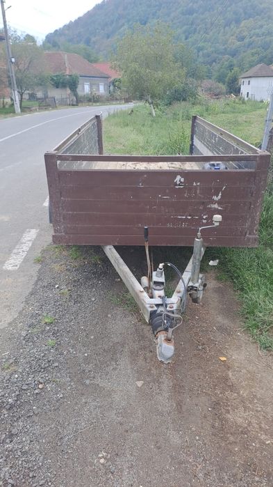 Remorcă de vanzare