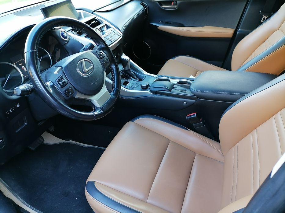 Lexus NX 300 Hybrid Impecabil