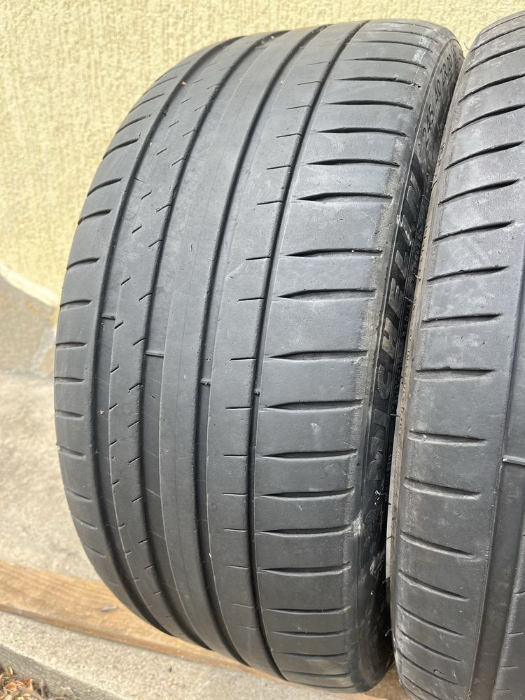 2 бр. летни гуми 245/40/20 Michelin DOT 4522 4,5-5 mm