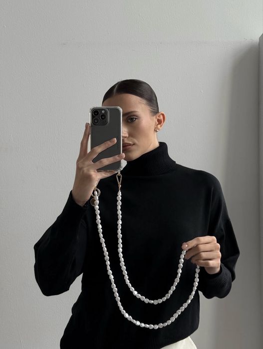 Чехол с цепью на 15 pro max от Maruh