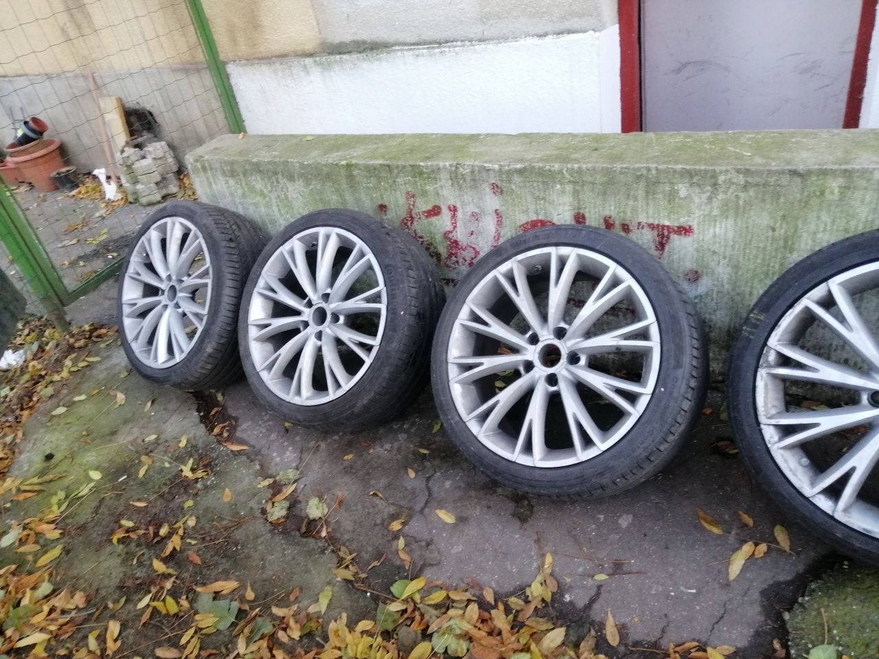 Janta 18 se potrivesc pe grupul vag 5x112