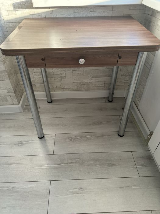 Стол раскладной с ящичком