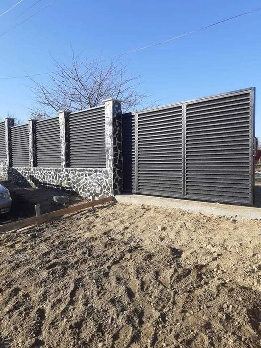 Garduri si porti stil jaluzea, sipca metalica, tabla cutata