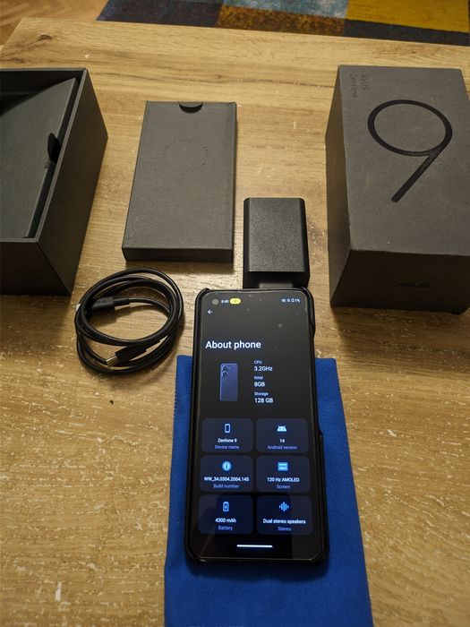 telefon Asus Zenfone 9 256 GB / 8 Gb