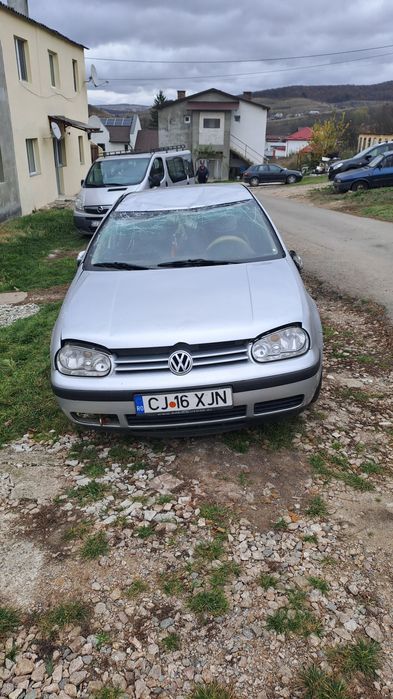 Vand Golf 4 1.4 benzina