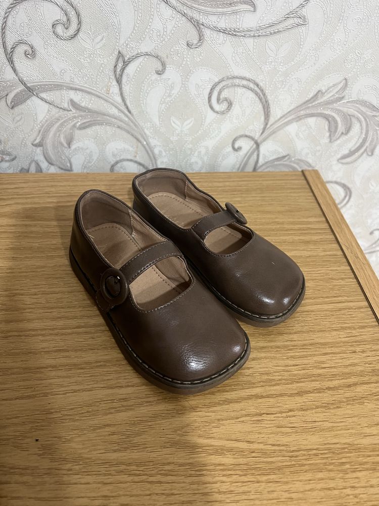 Продам сандали зара 25-26 размер