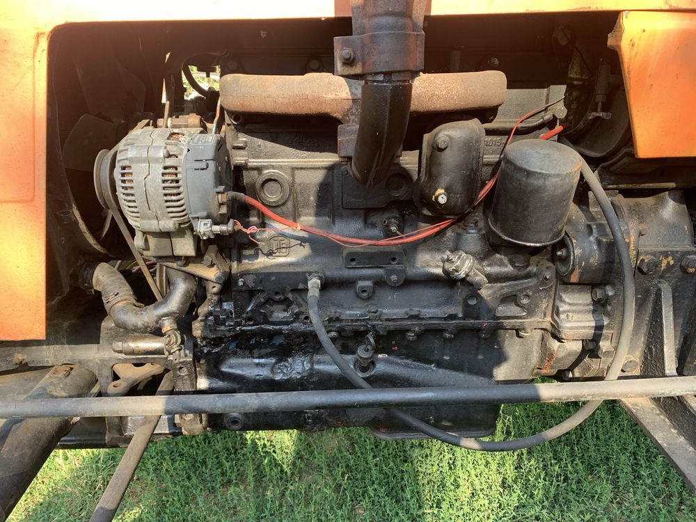 Vand tractor fiat 411 .