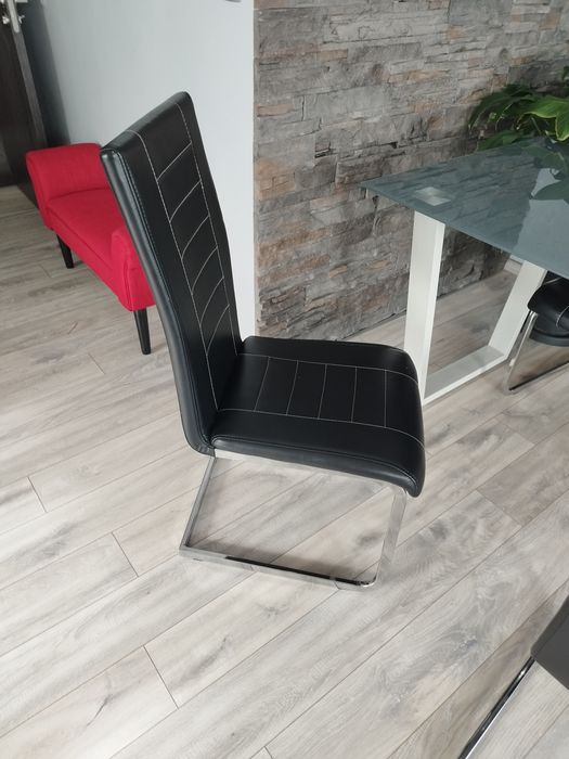 Трапезни столове