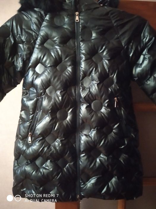 Продам зимнее  пальто на девочку