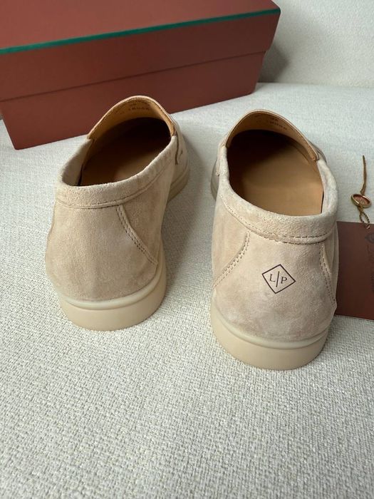 Лоуфъри бежови лоро пиана