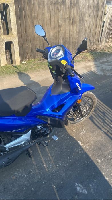 Motocicleta revolt 125cc