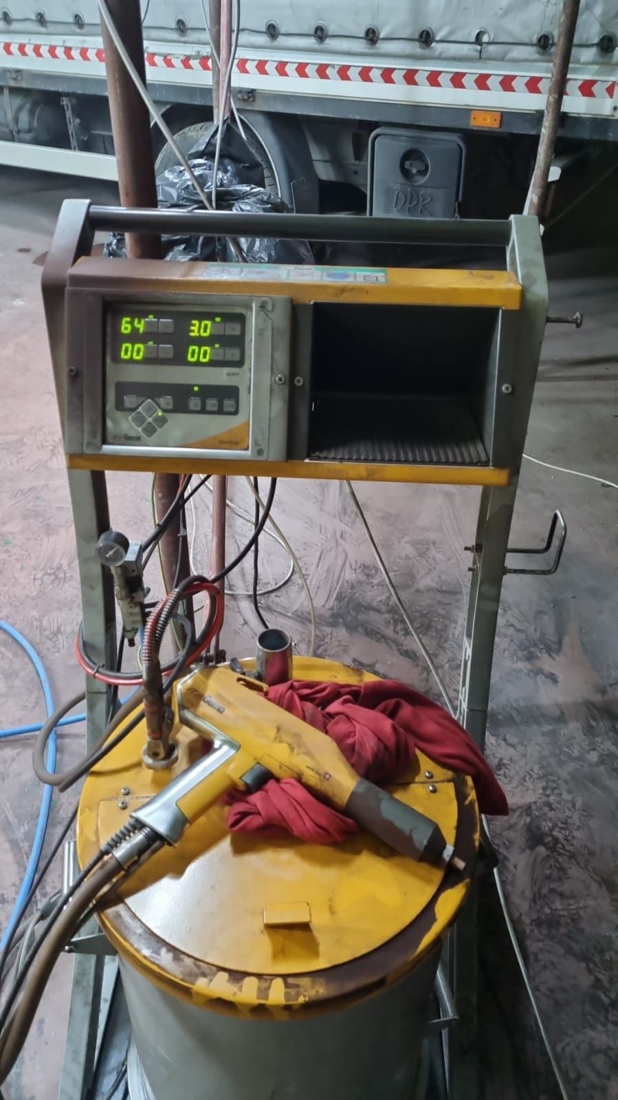 Vopsitorie in camp electrostatic