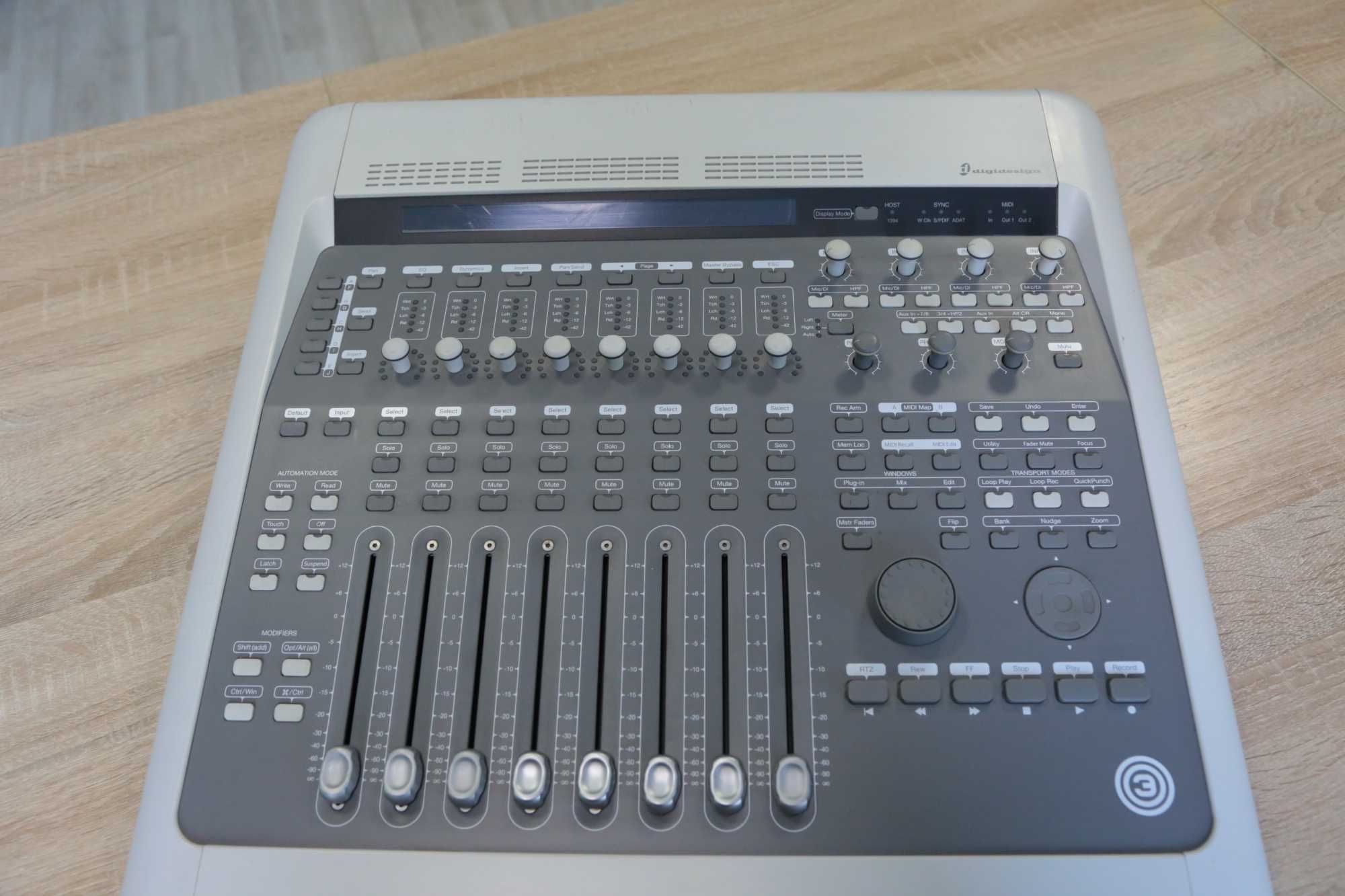 Аудио/Midi-интерфейс Avid Digidesign  Pro Tools Controller