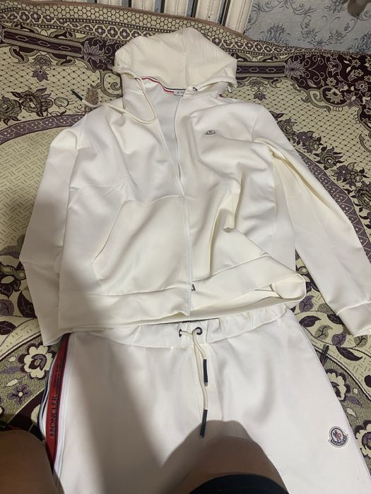 Moncler двойка