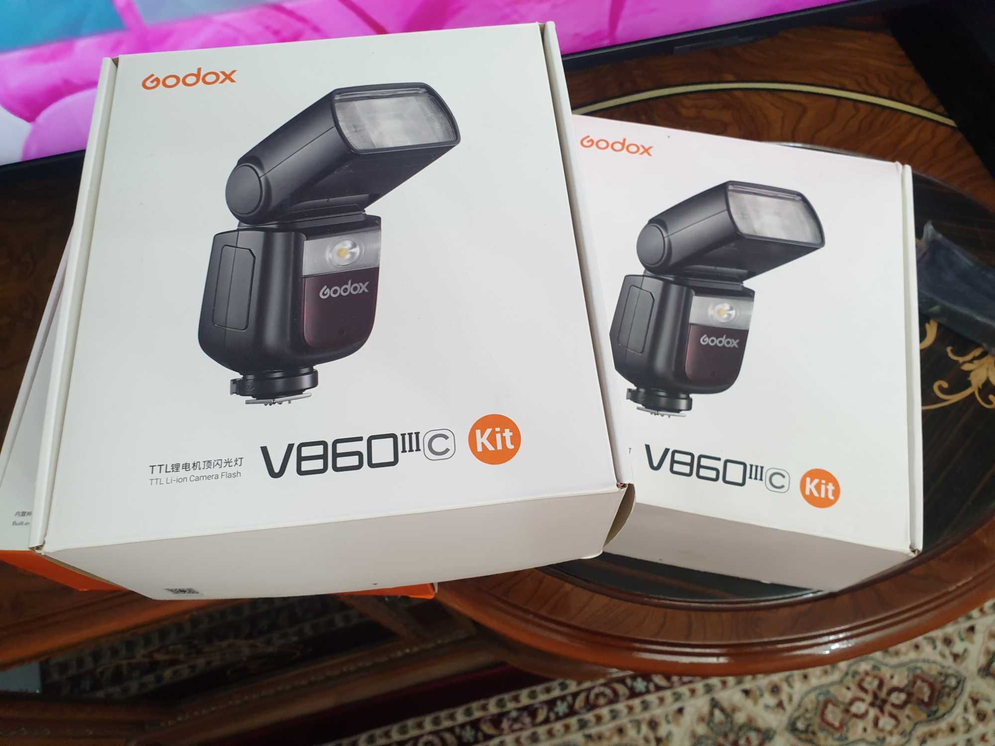 Продам вспышка для профессионалов.GODOX V850 III Kit в упаковке