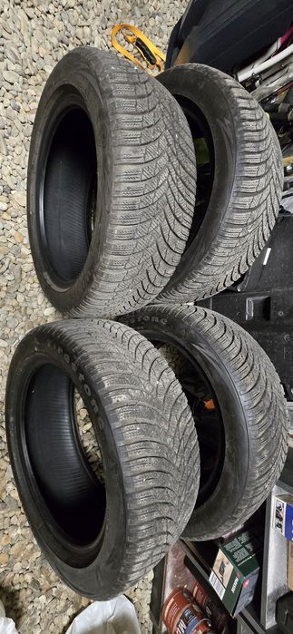 Anvelope auto de iarna 225/50/17 98v