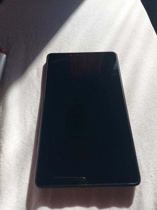 Таблет Lenovo TB-7305X