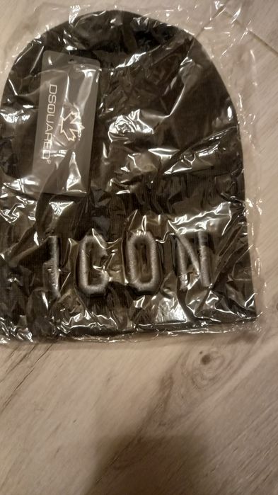 Мъжки зимни шапки DSQUARED2