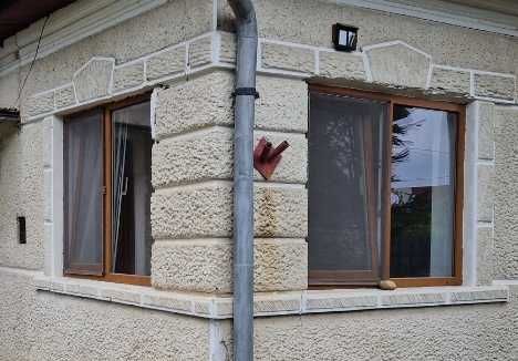 Vand usa intrare, geamuri si usi interioare