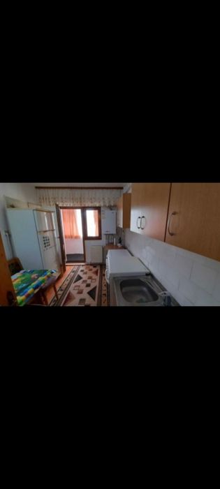 Închiriez apartament