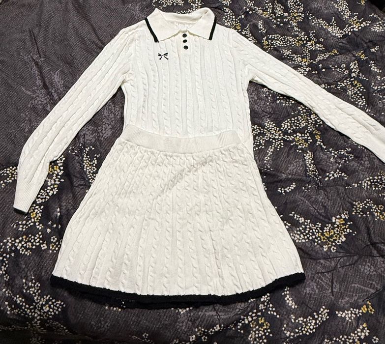 Ново зимен комплект пола и блуза