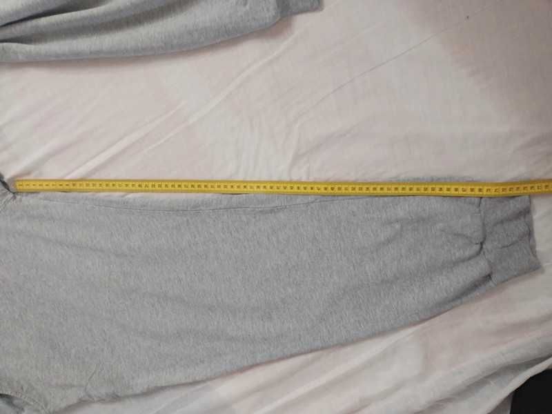 Pantaloni de trening
