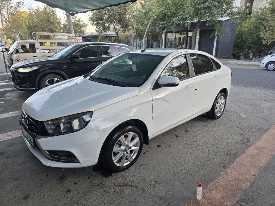 Lada Vesta  2020