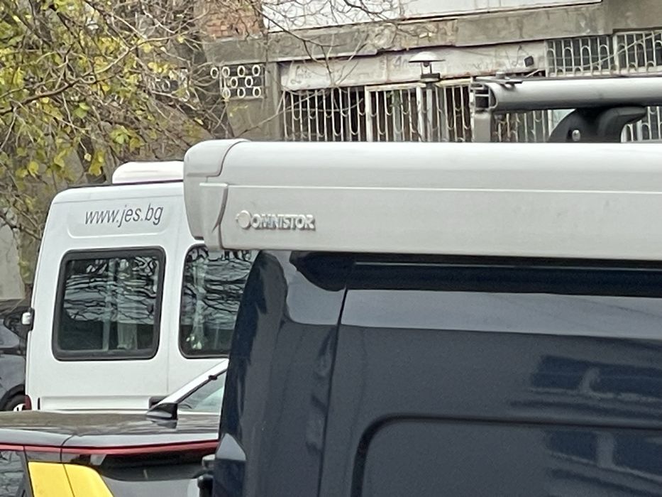 Продавам Тента за кенпери и Каравани.