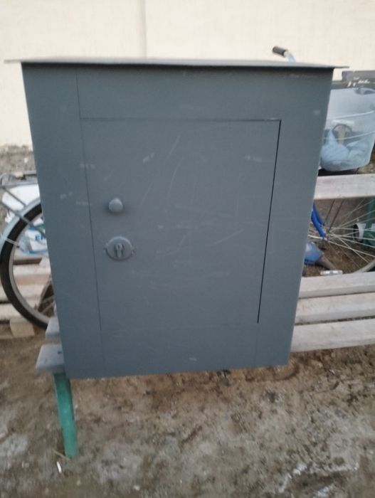 Сейф железный (с советских.времён)состояние хороший,