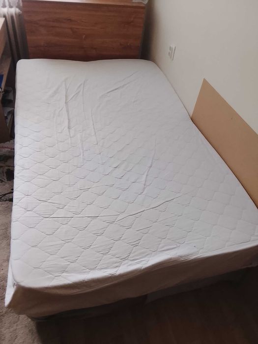 Платформено легло персон и половина с матрак