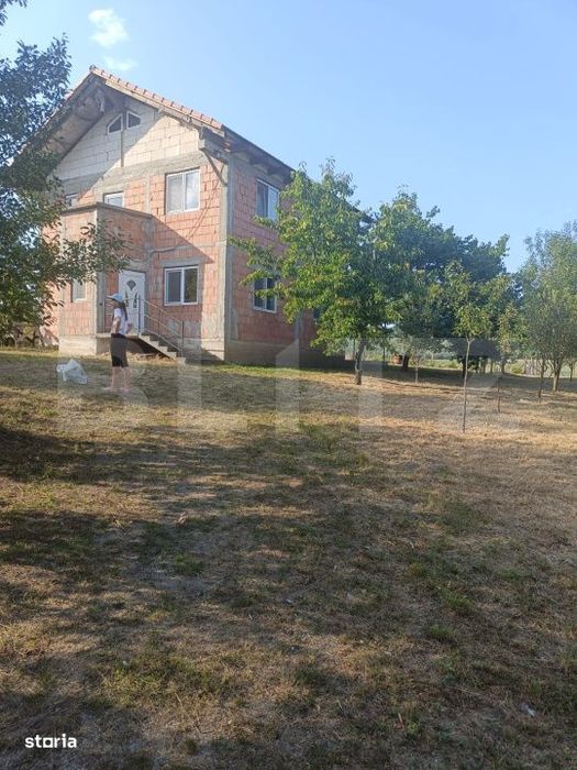Casa constructie noua suprafata de 140 mp o terasa de 30  si un teren
