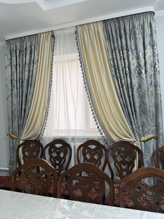 Продам шторы в зал, в хорошем состоянии, 2 комплекта