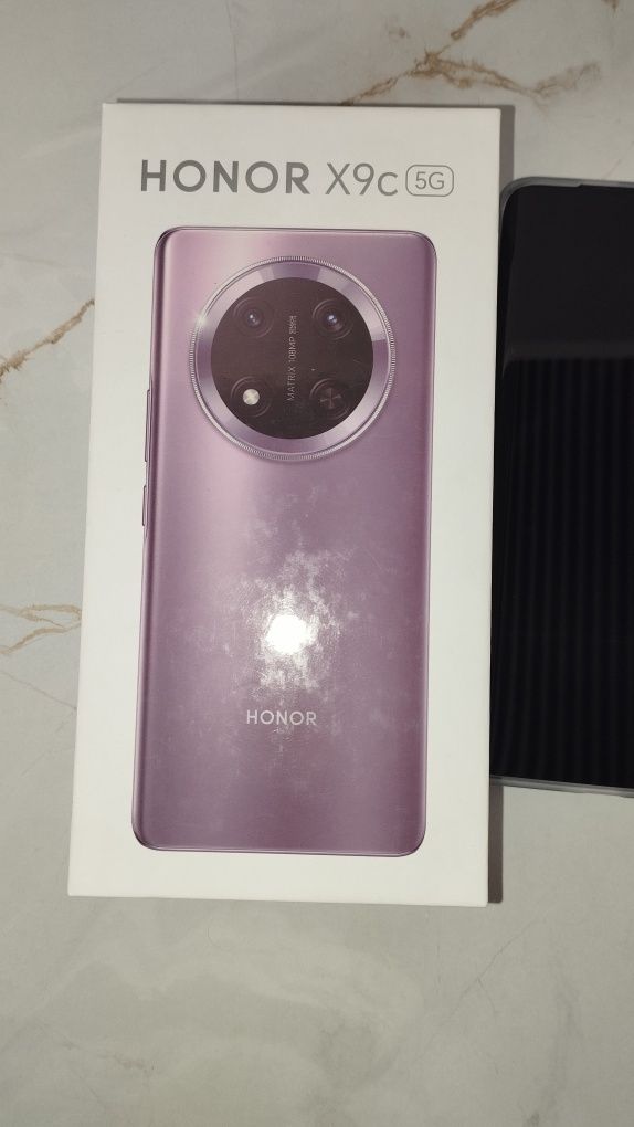 Продается телефон HONOR X9C.