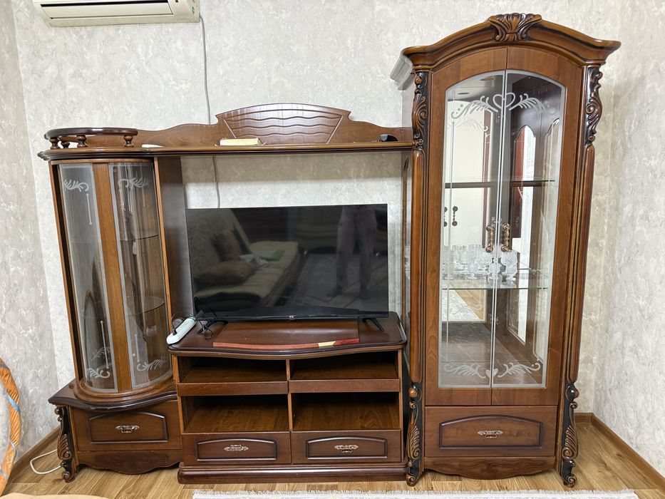 Горка для гостинной в хорошем качестве