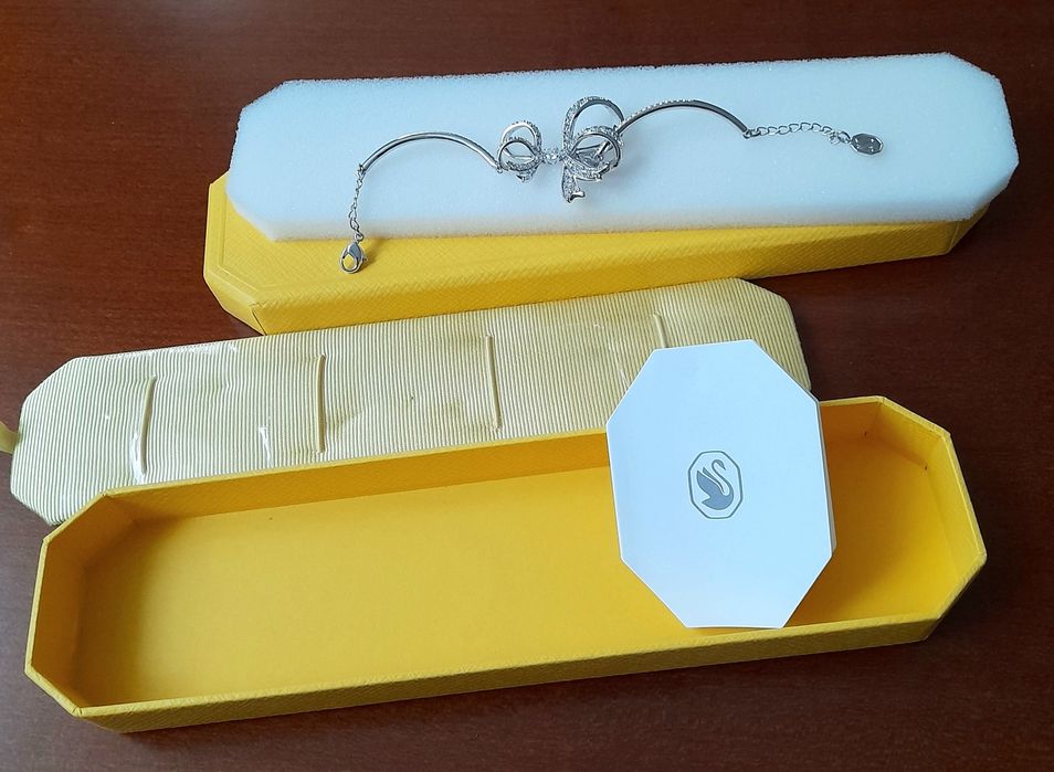 Bratara Swarovski noua