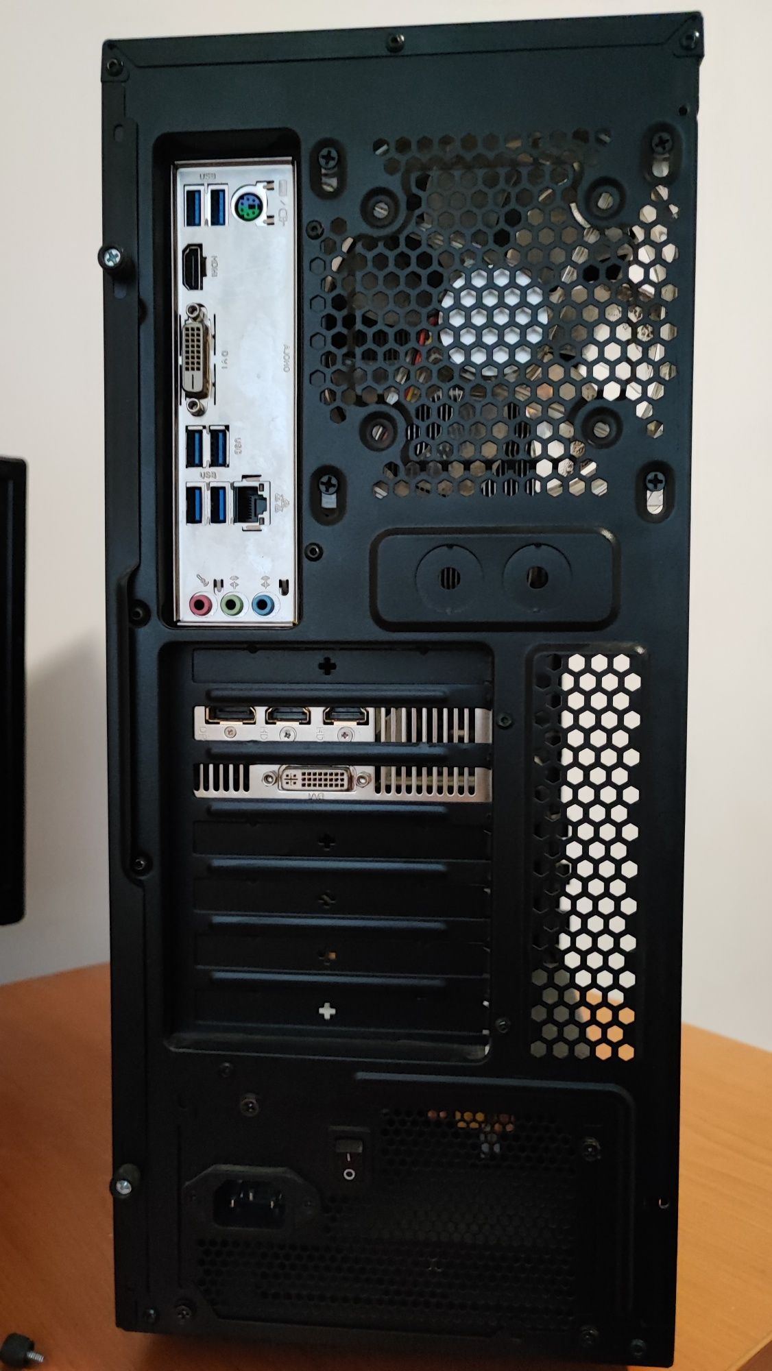 PC gaming i5 6600, gtx 750ti, 8Gb RAM, HDD 1TB, SSD 240