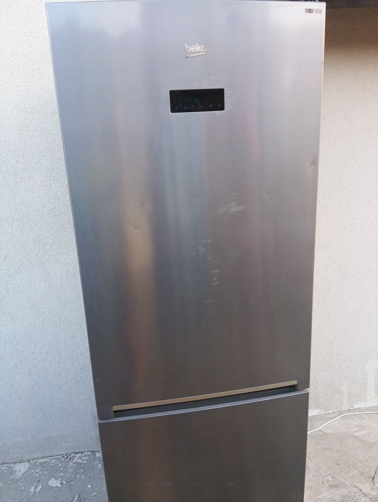 Хладилник BEKO 70 см. За ремонт /части.