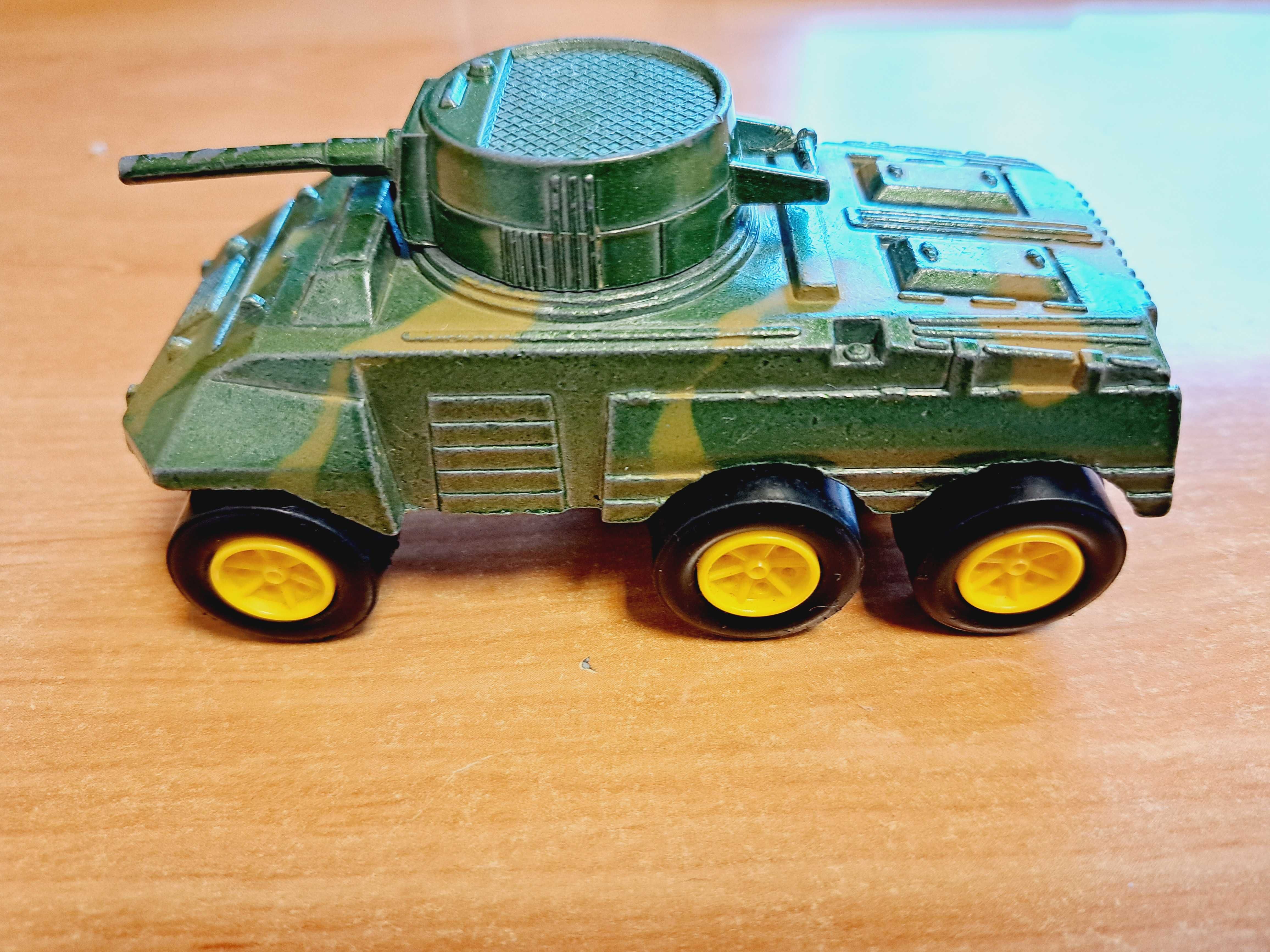 Tanc M8 vintage 70s marca americana TootsieToy Metal Armored Car Army