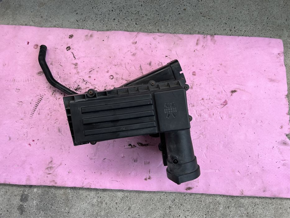 Carcasa filtru aer pt vw passat cc cod motor cfgb