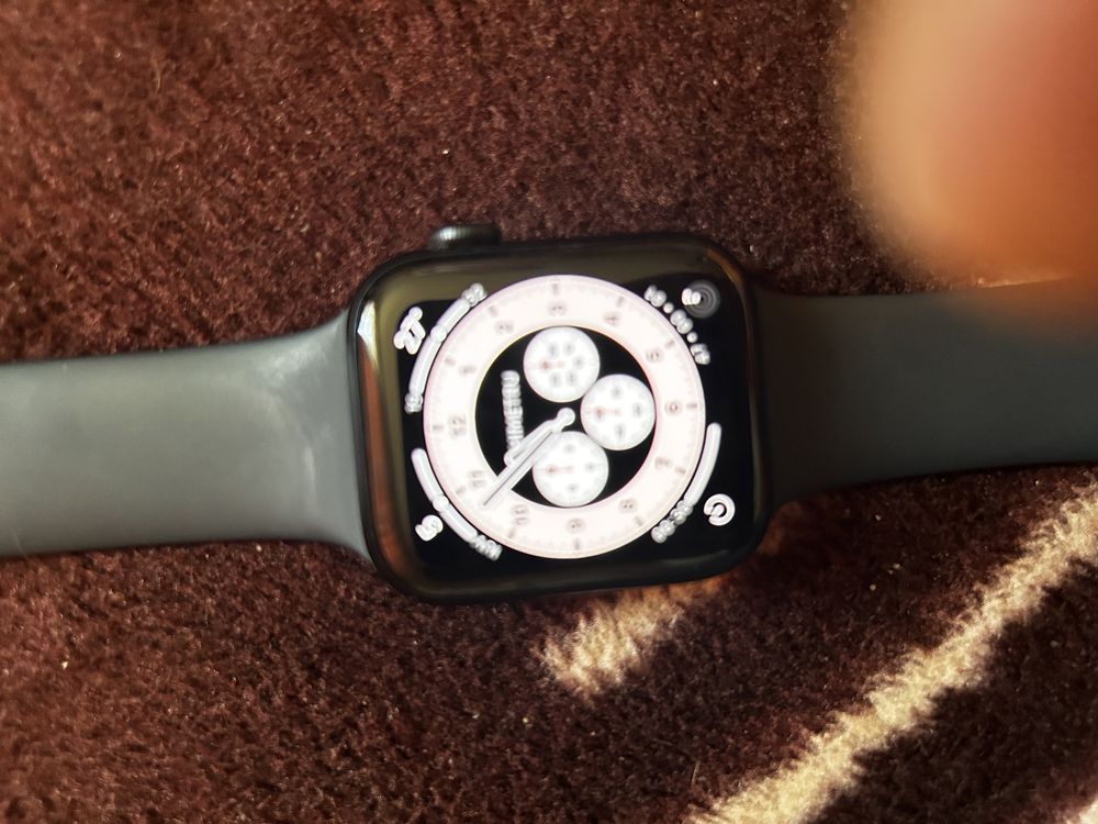 Apple Watch SE 2022 44 Aluminium case 50WRm 32 Gb