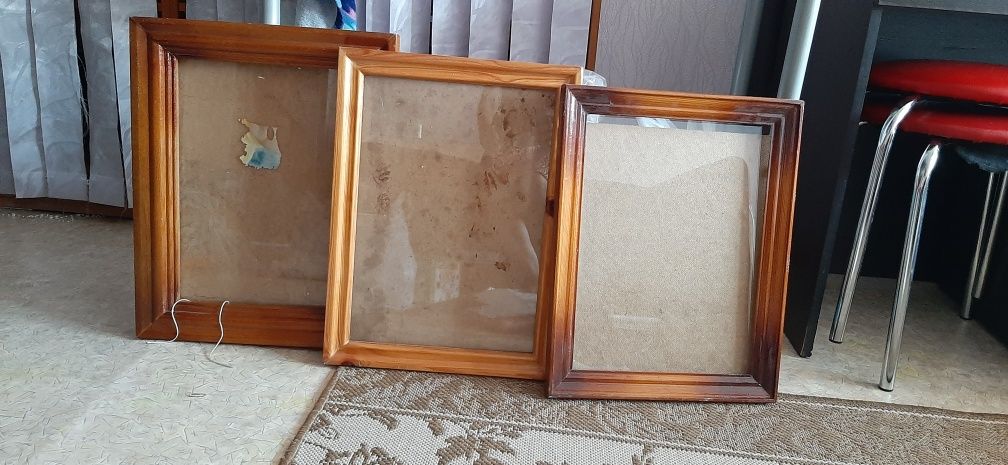 Продам деревянные рамки со стеклом