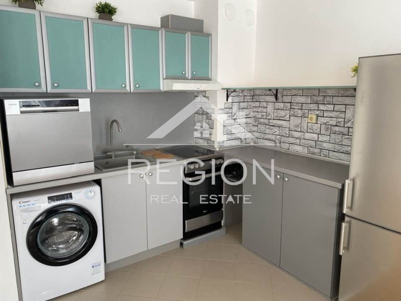 Дава се под наем Тристаен апартамент в Варна, Лятно кино Тракия - 92 кв.м за 612 € - Снимка #2