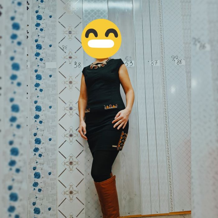 Продам 2 красивых платья по низкой цене.