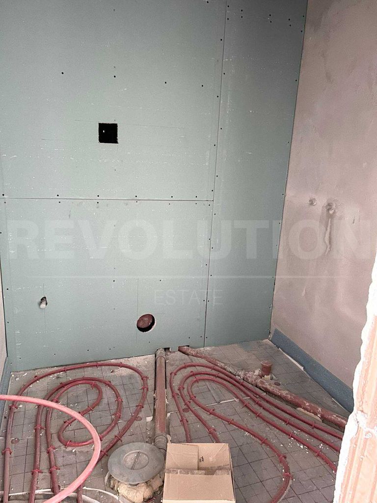 Продава се Тристаен апартамент в София, Надежда 2 - 113 кв.м за 2762 €/кв.м - Снимка #5