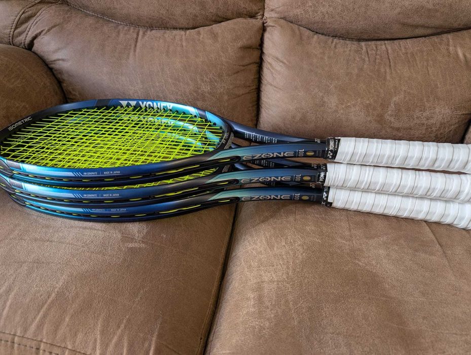 Rachete Yonex Ezone 100L  285g Grip 2