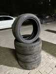 Продам комплект зимней резины 235/45R18