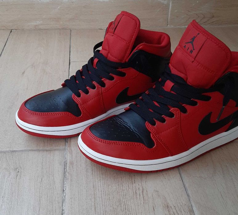Air Jordan 1 Mid red black gym/reverse bred
