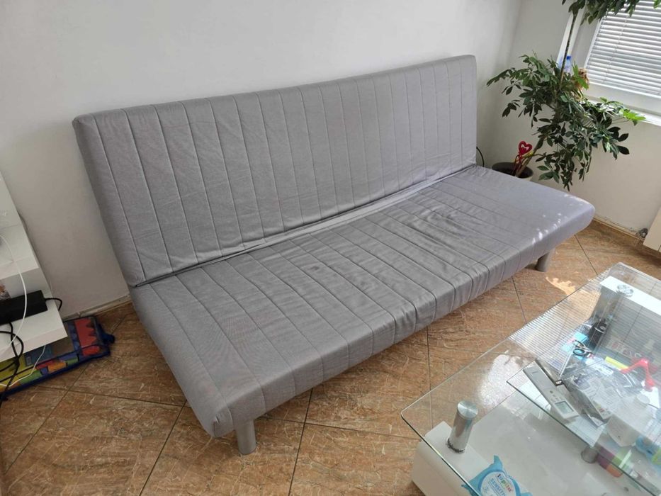 Диван с опция за сън